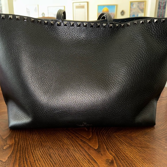 Valentino Garavani Rockstud Tote - Picture 9 of 11
